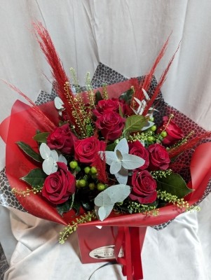 Valentines 12 Red Roses